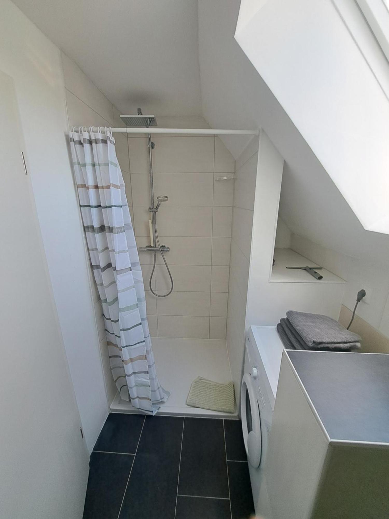 Wunderschoenes 2 Zimmer Apartment Inkl. Parkplatz Asbach  Buitenkant foto