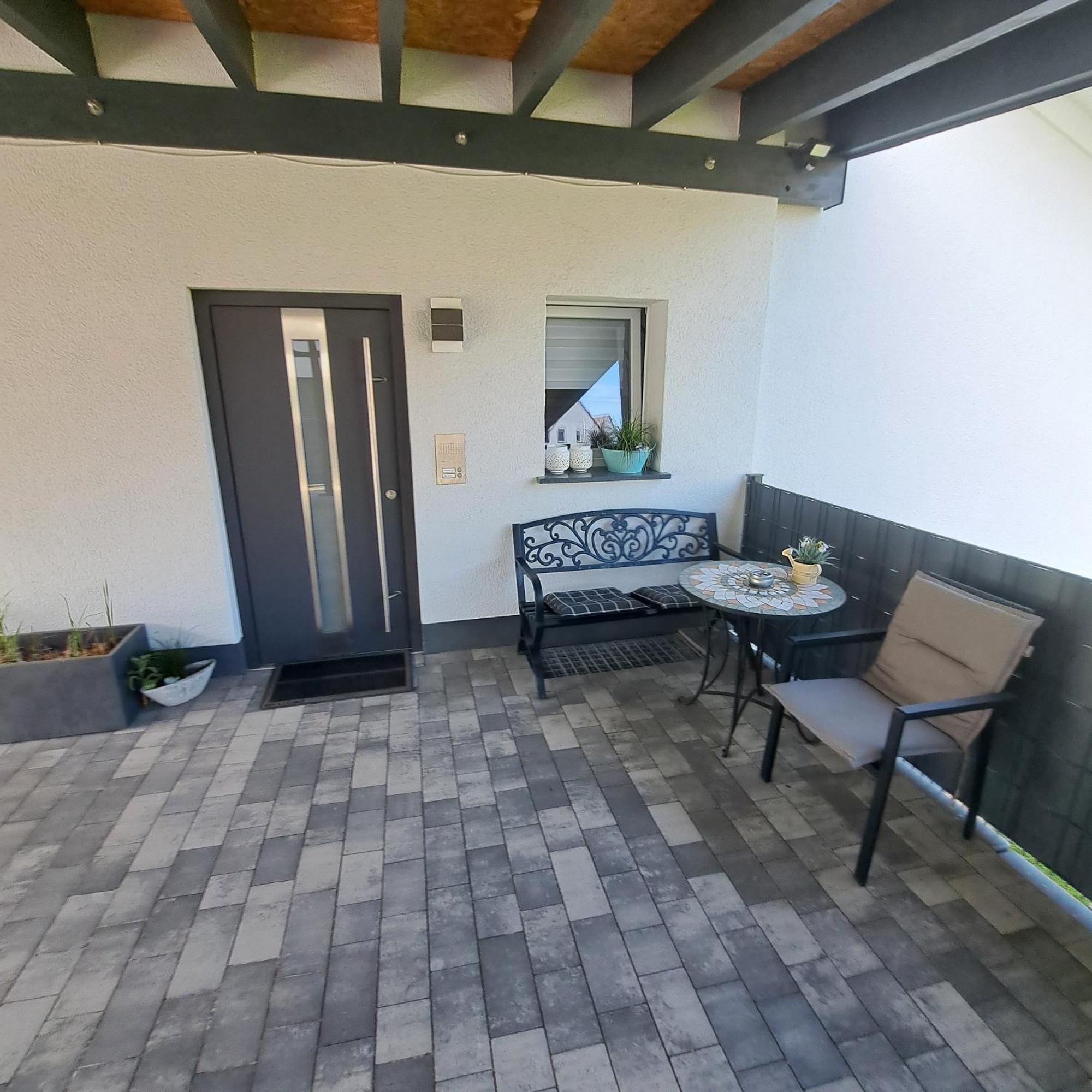 Wunderschoenes 2 Zimmer Apartment Inkl. Parkplatz Asbach  Buitenkant foto
