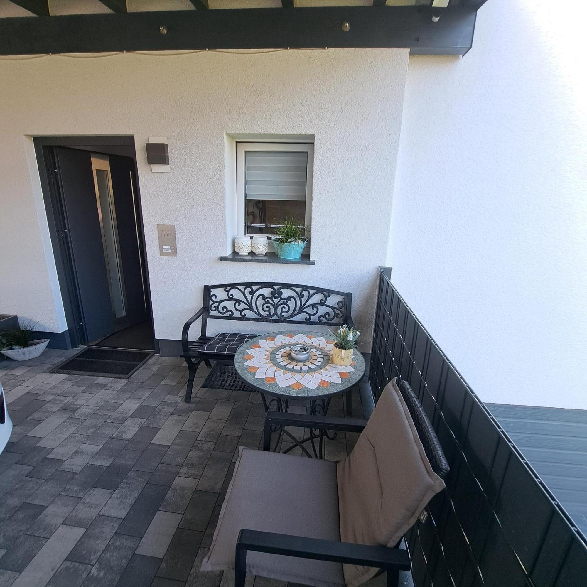 Wunderschoenes 2 Zimmer Apartment Inkl. Parkplatz Asbach  Buitenkant foto